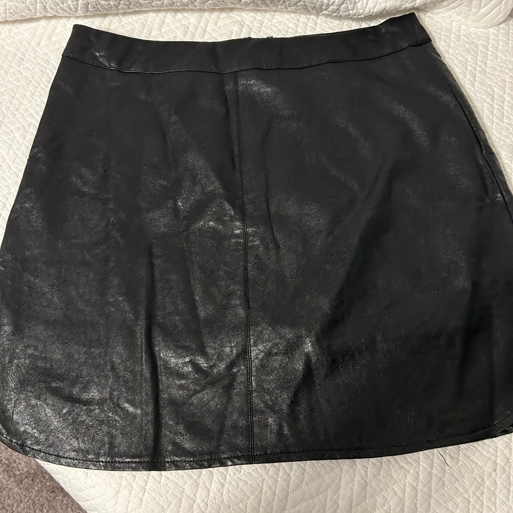 Very J black faux leather mini skirt size‎ m